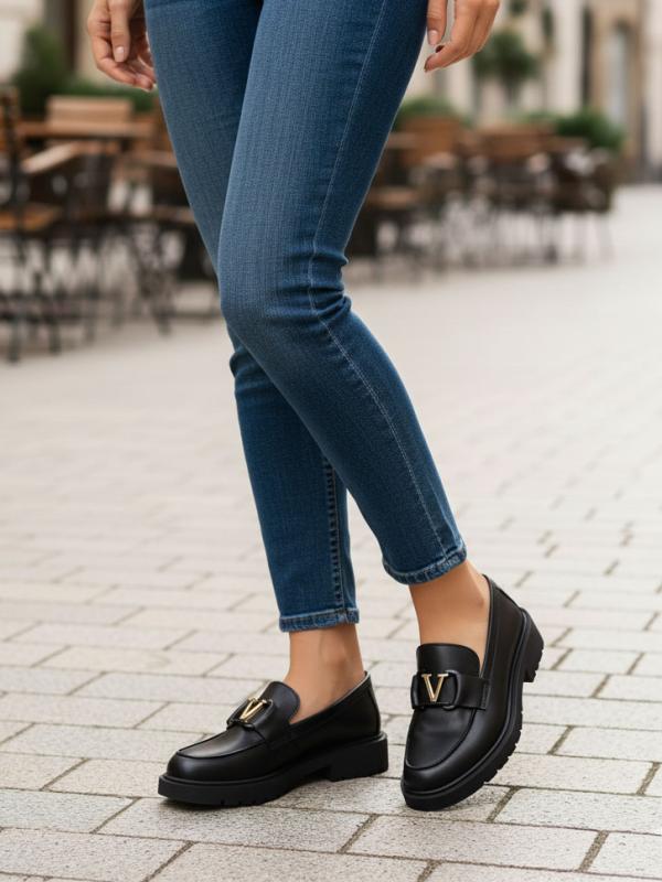 Qızıl V-Aksesuarlı Təbii Dəri Qadın Loferi - Qara Platforma Daban