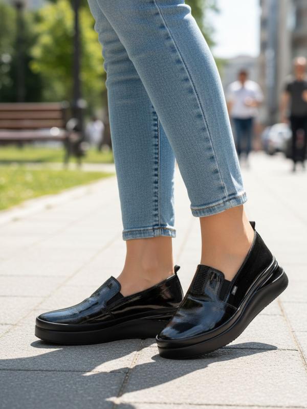 Natural Dəri Qara Laklı Platforma Slip-on
