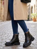 Təbii Dəri Qara Bağlamalı Qadın Botu